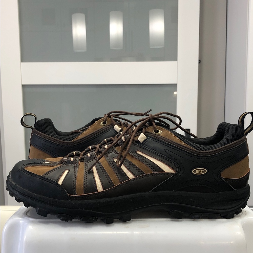 ⛳️BITE “Trekker” Men’s Golf & Travel Hybrid Shoes – Size 13 – Leather Uppers